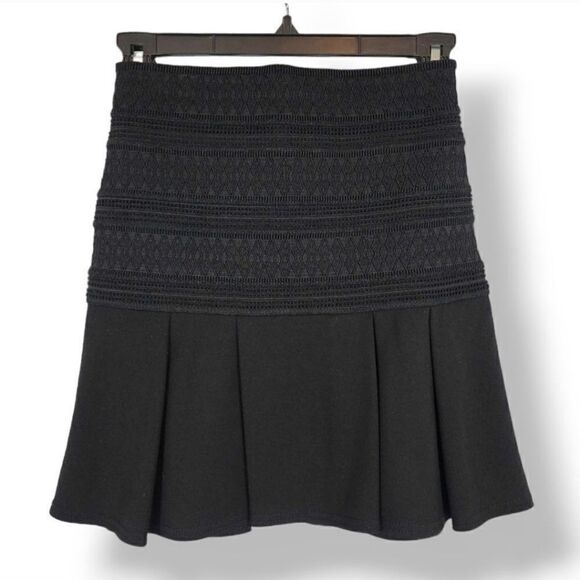Bebe Goddess Ponte Pleated Mini Skirt in Bewilder Black Size 00 - Picture 1 of 10